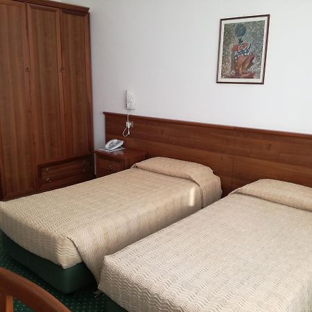 Hotel Mantegna Мантуя Экстерьер фото