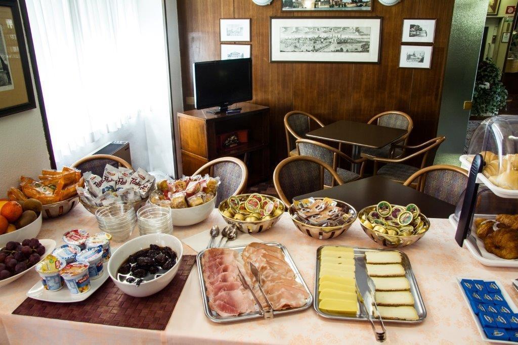 Hotel Mantegna Мантуя Экстерьер фото