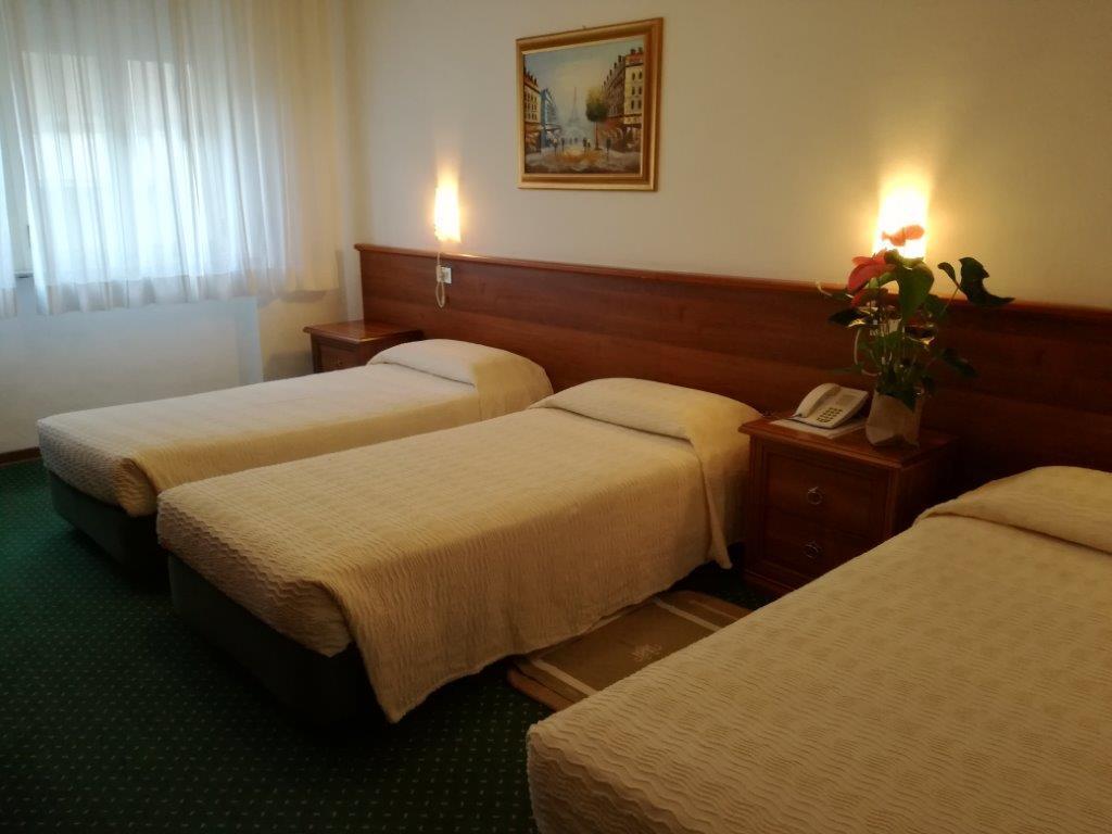 Hotel Mantegna Мантуя Экстерьер фото