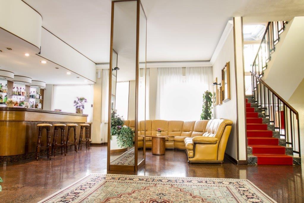 Hotel Mantegna Мантуя Экстерьер фото