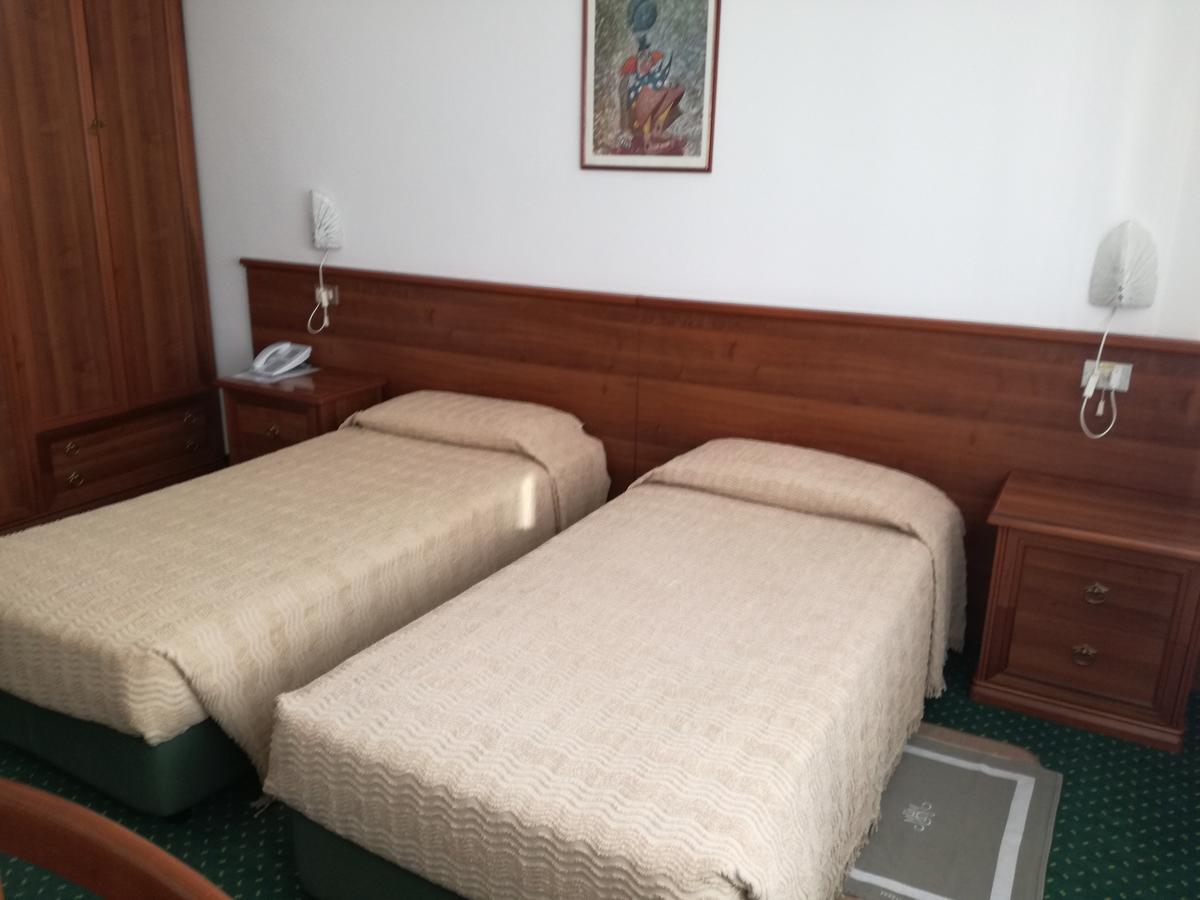 Hotel Mantegna Мантуя Экстерьер фото