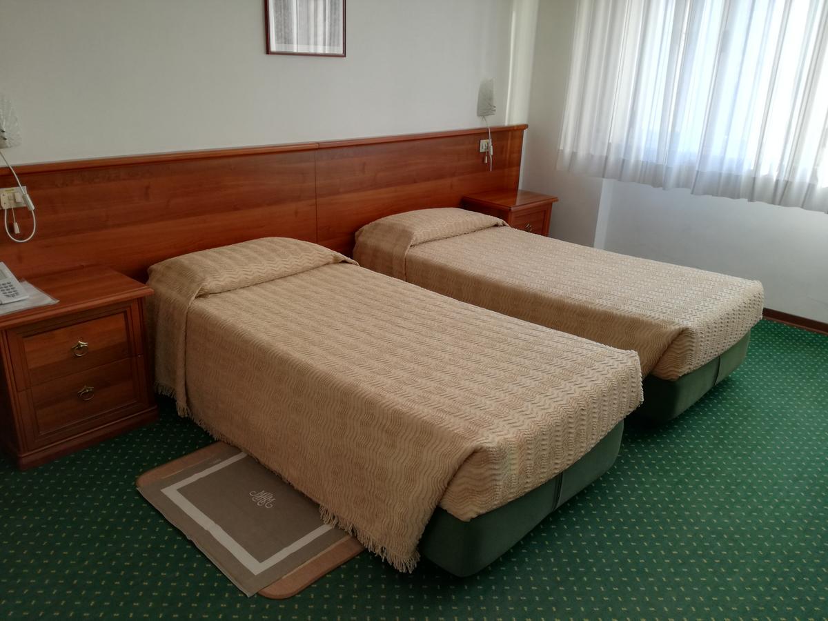 Hotel Mantegna Мантуя Экстерьер фото