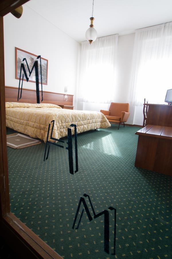 Hotel Mantegna Мантуя Экстерьер фото