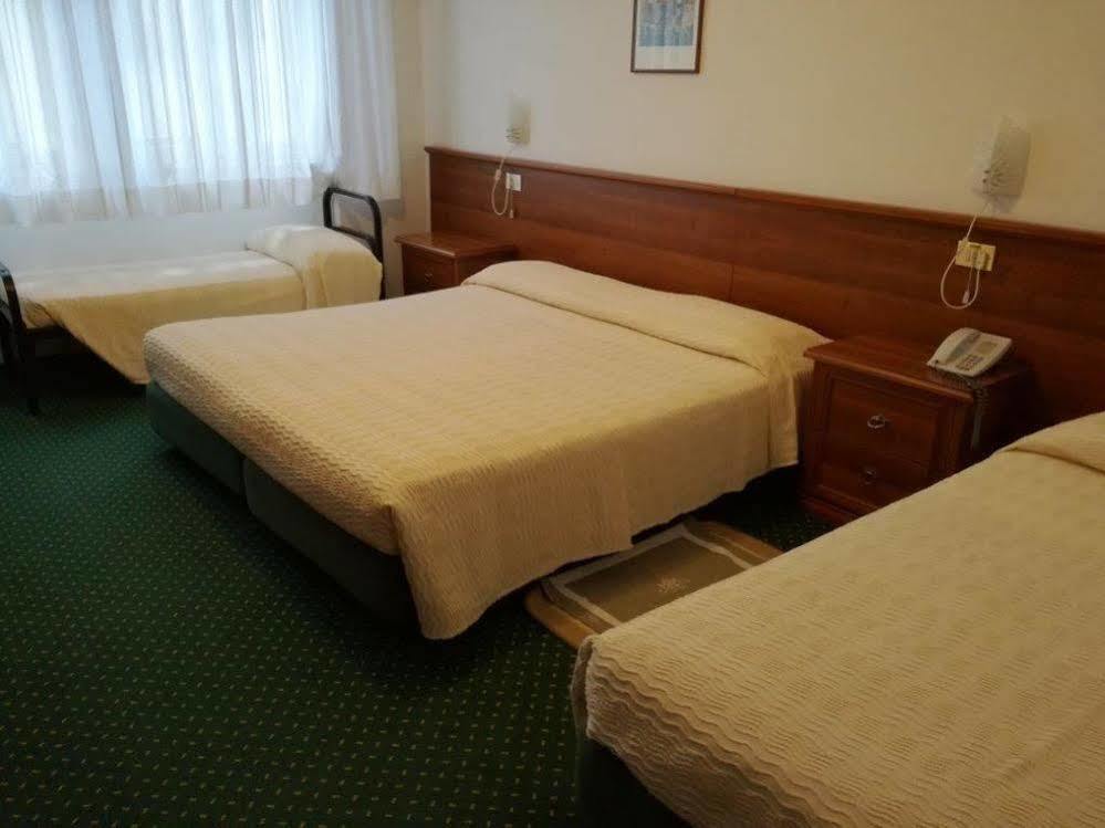 Hotel Mantegna Мантуя Экстерьер фото