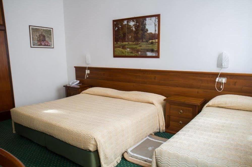 Hotel Mantegna Мантуя Экстерьер фото